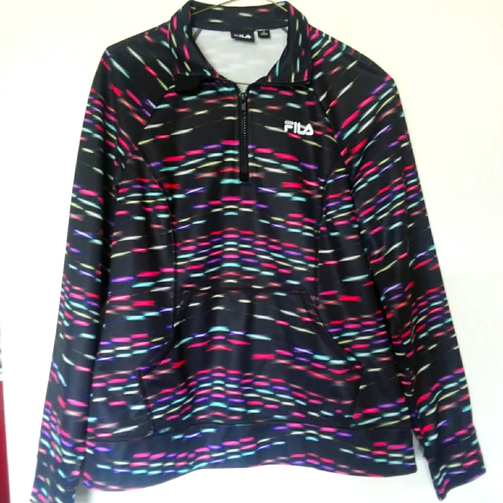 FILA sports top. So stylish and fits great. Size small.